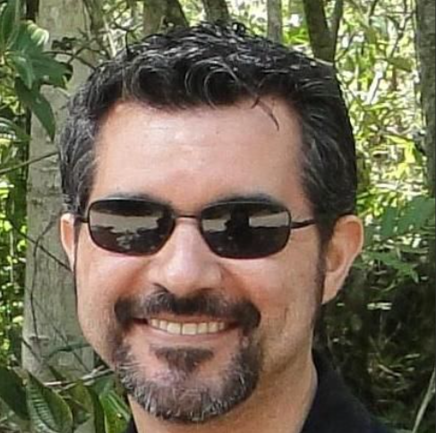 <em>Santiago C.</em>